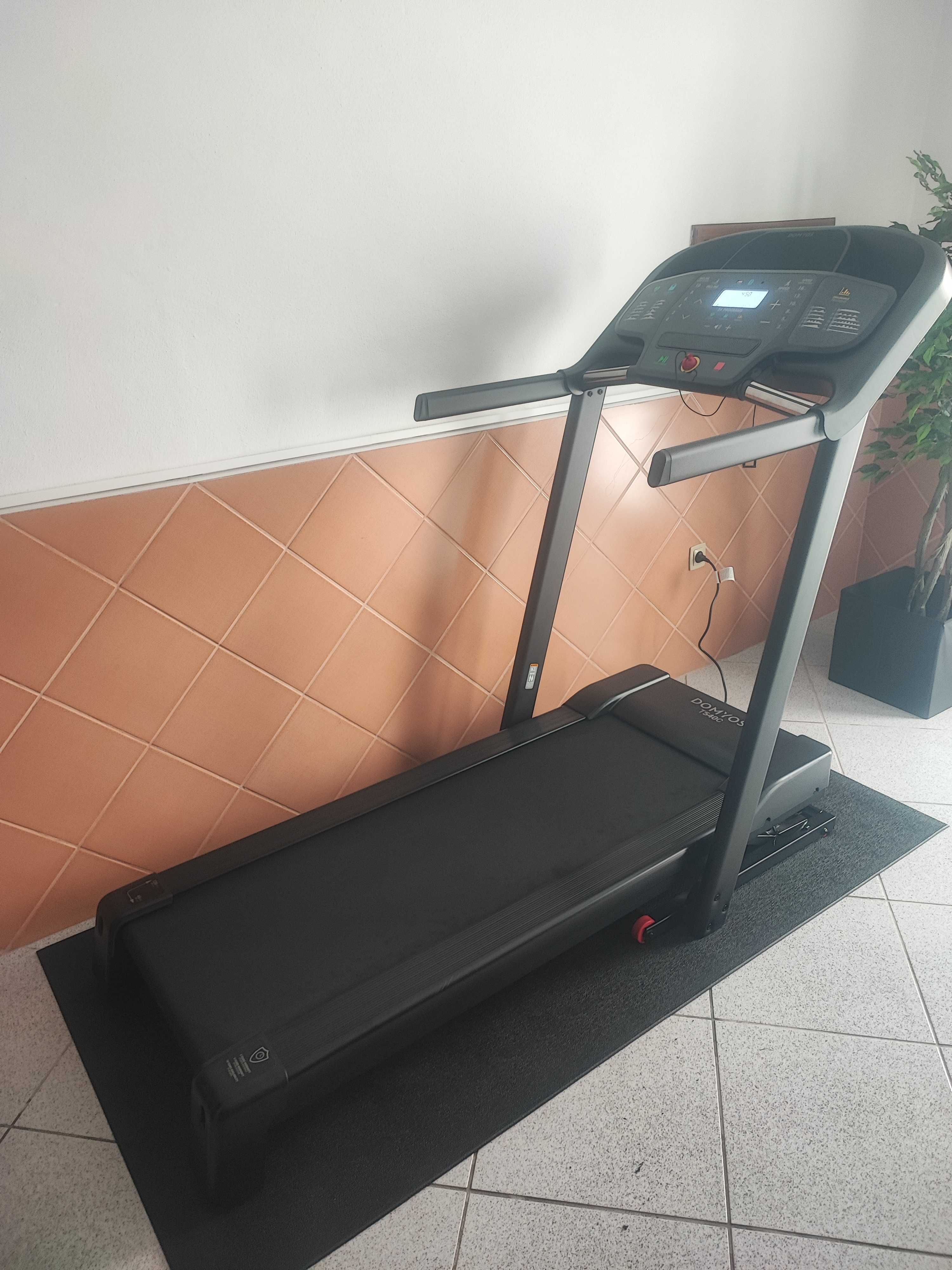 Passadeira de Corrida Domyos T540C