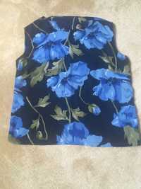 Przepiekna bluzka bez rekawow niebieskie kwiaty