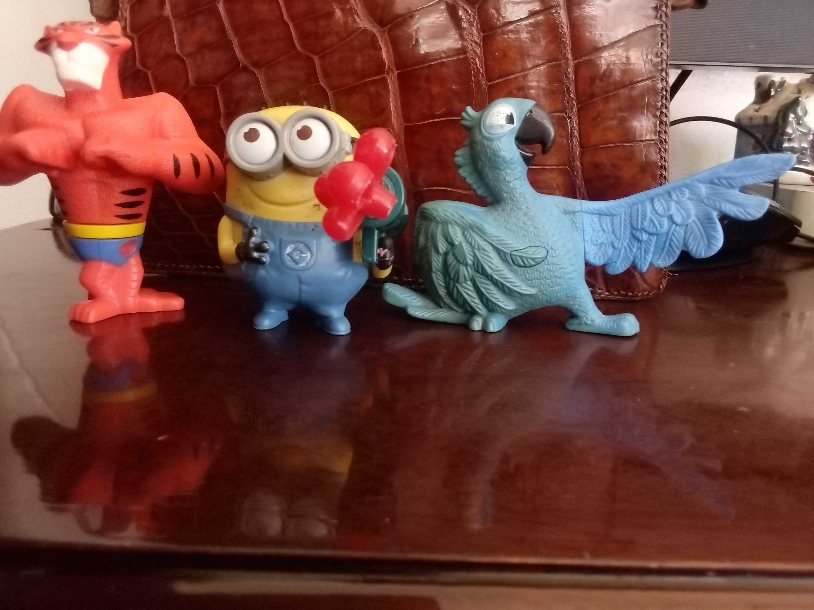 Conjunto Bonecos miniatura plástico Mcdonald'toys  e raro tigre Vitaly