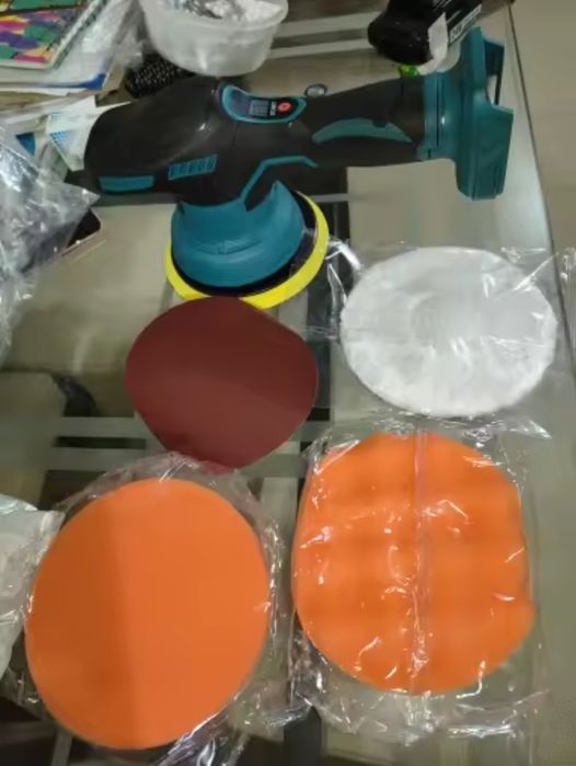 Polerka na baterie makita