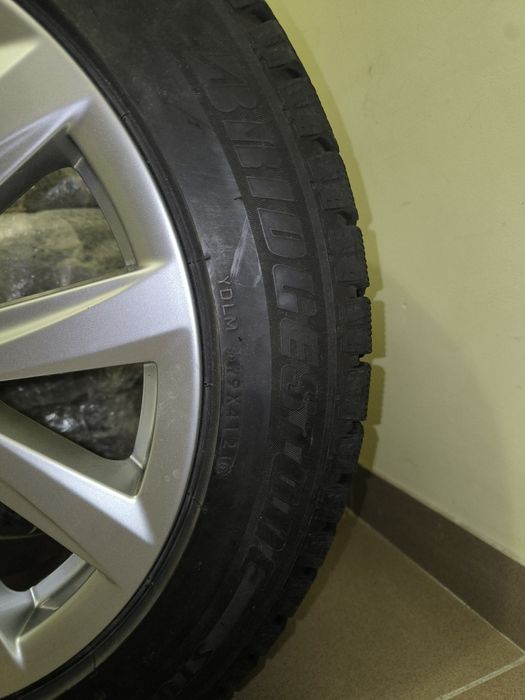 Диски Lexus з майже новою зимовою резиною Bridgestone 215/55 R17