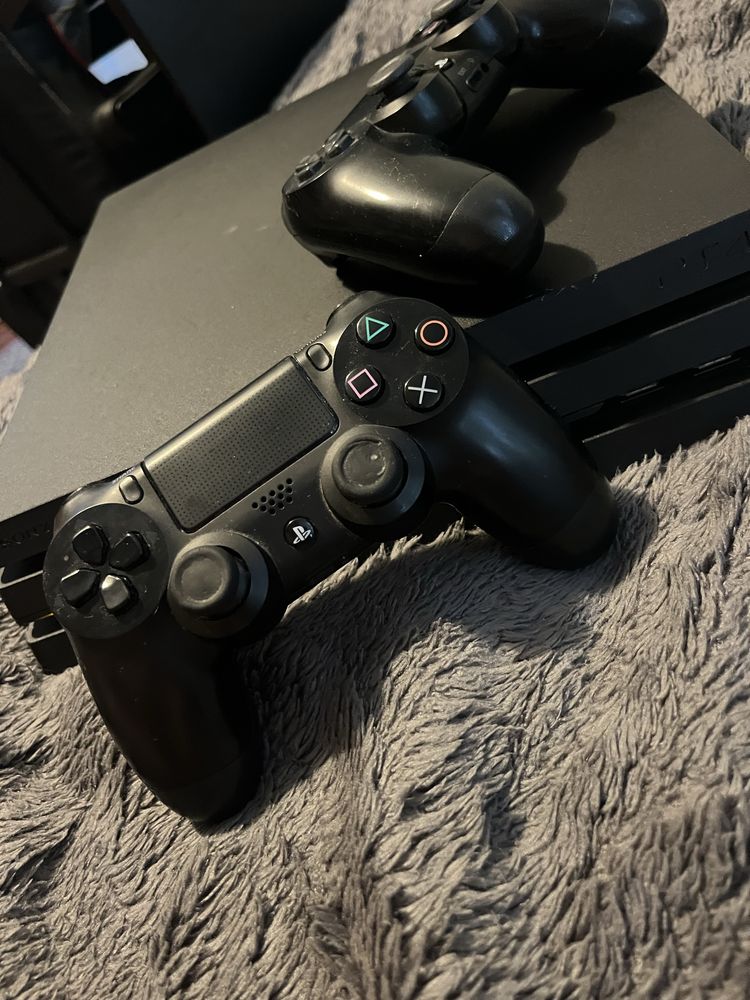 Личная Ps 4 Pro 1tb (СРОЧНО)