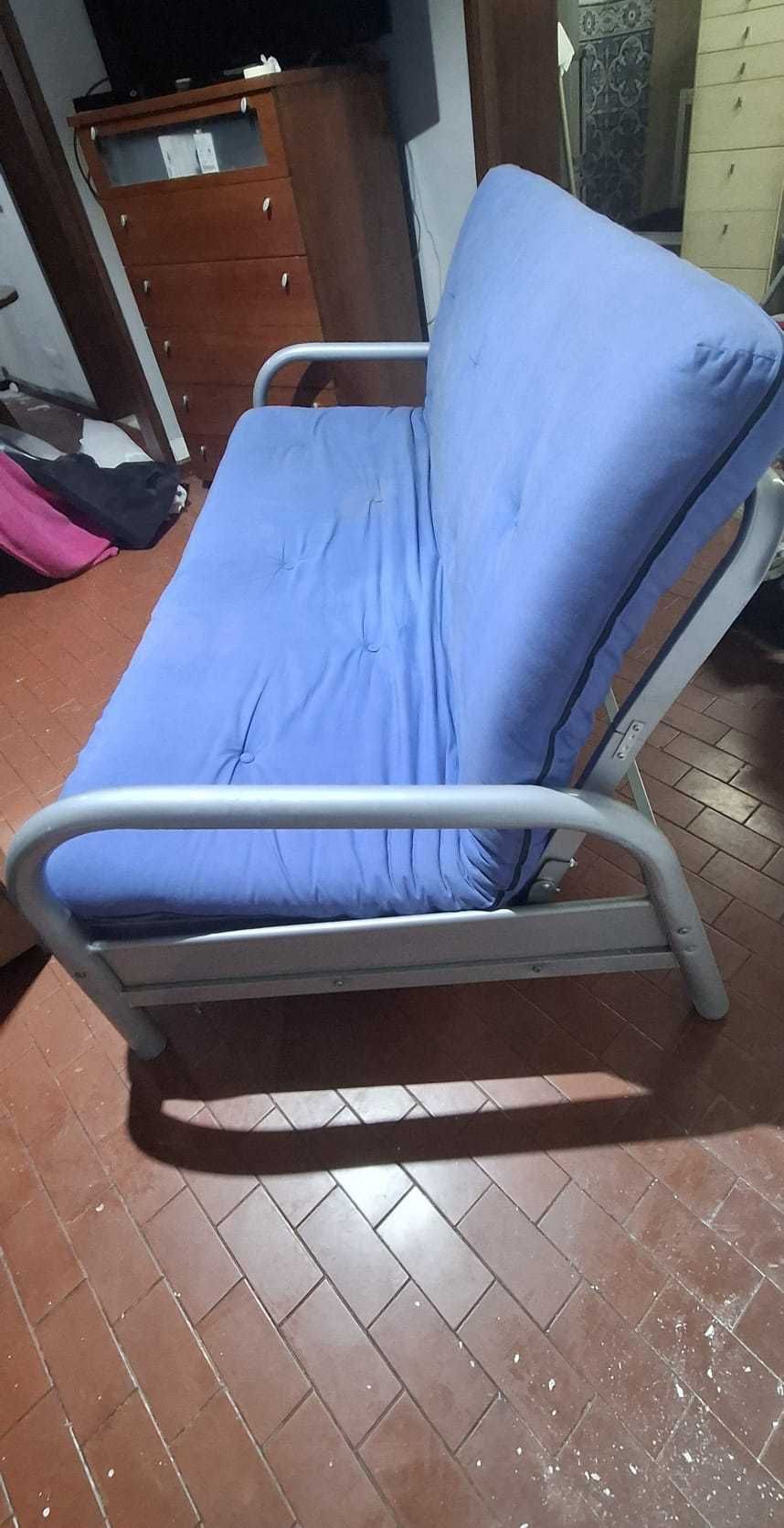 Sofá cama, em bom estado