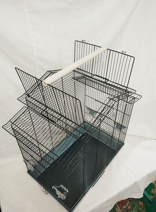 Клітка для папуг 

Клітка для папуг в ідеальному стані використовалась