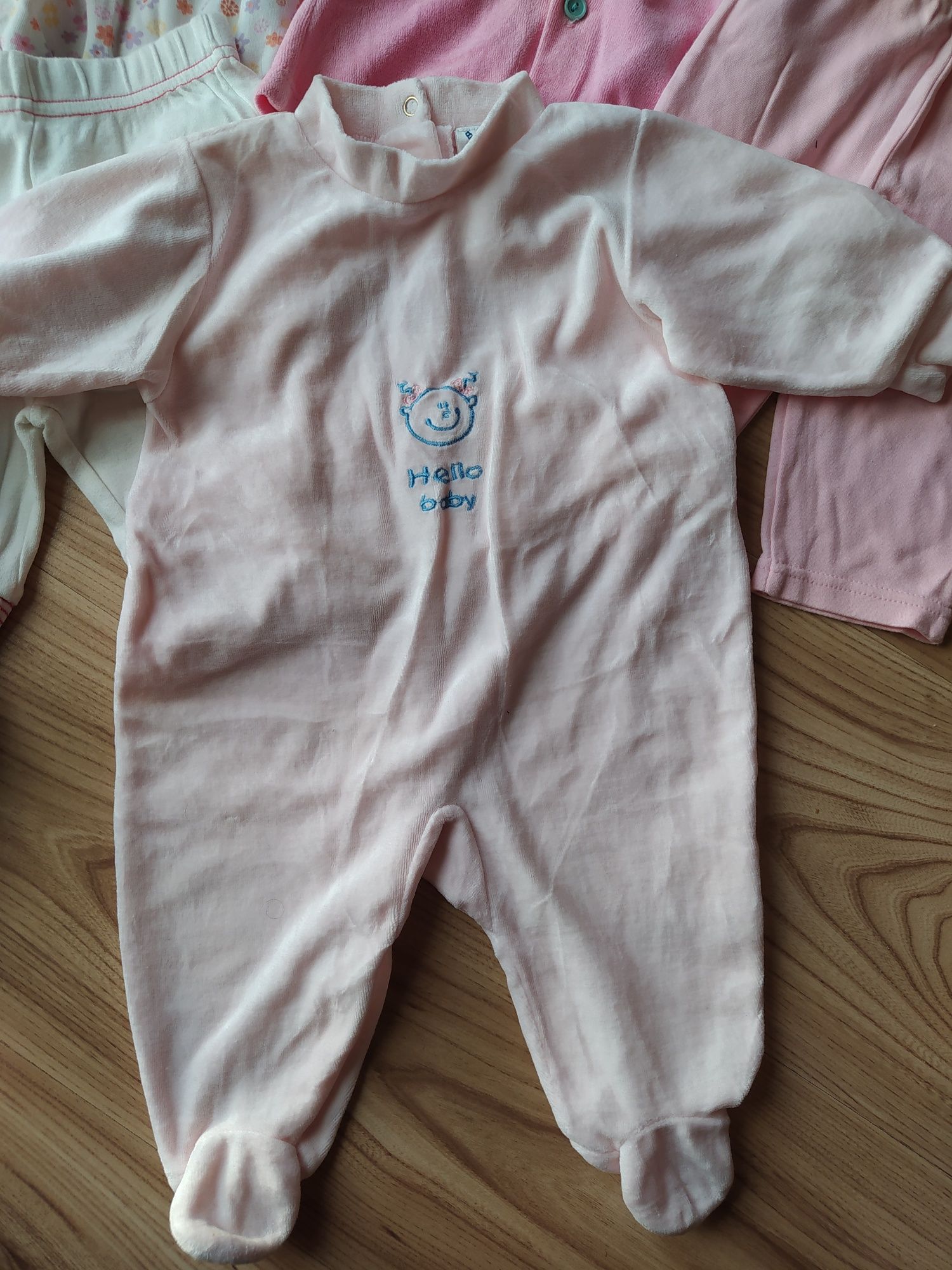 Sweter, śpiochy, kaftanie spodnie, bluzka r. 62