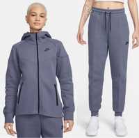 жіночий костюм Nike Sportswear Tech Fleece FB8338-003