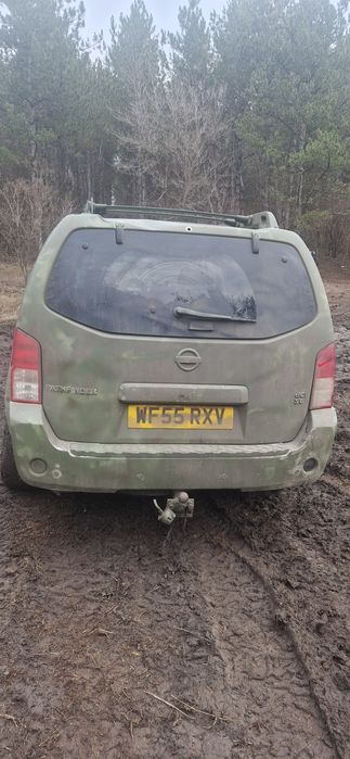 Нісан Pathfinder