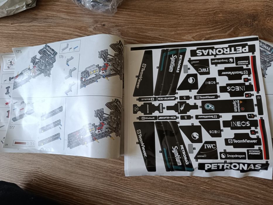 Klocki 42171 Technic Mercedes-AMG F1 W14 E Performance, 1642 elementy