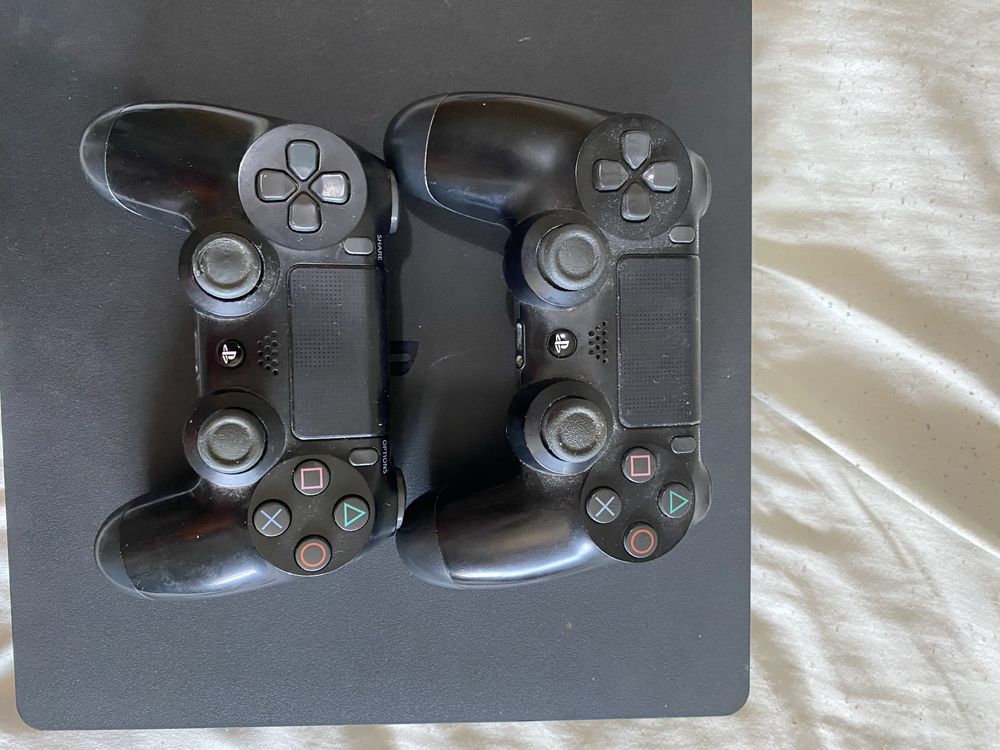 PlayStation 4 em bom estado