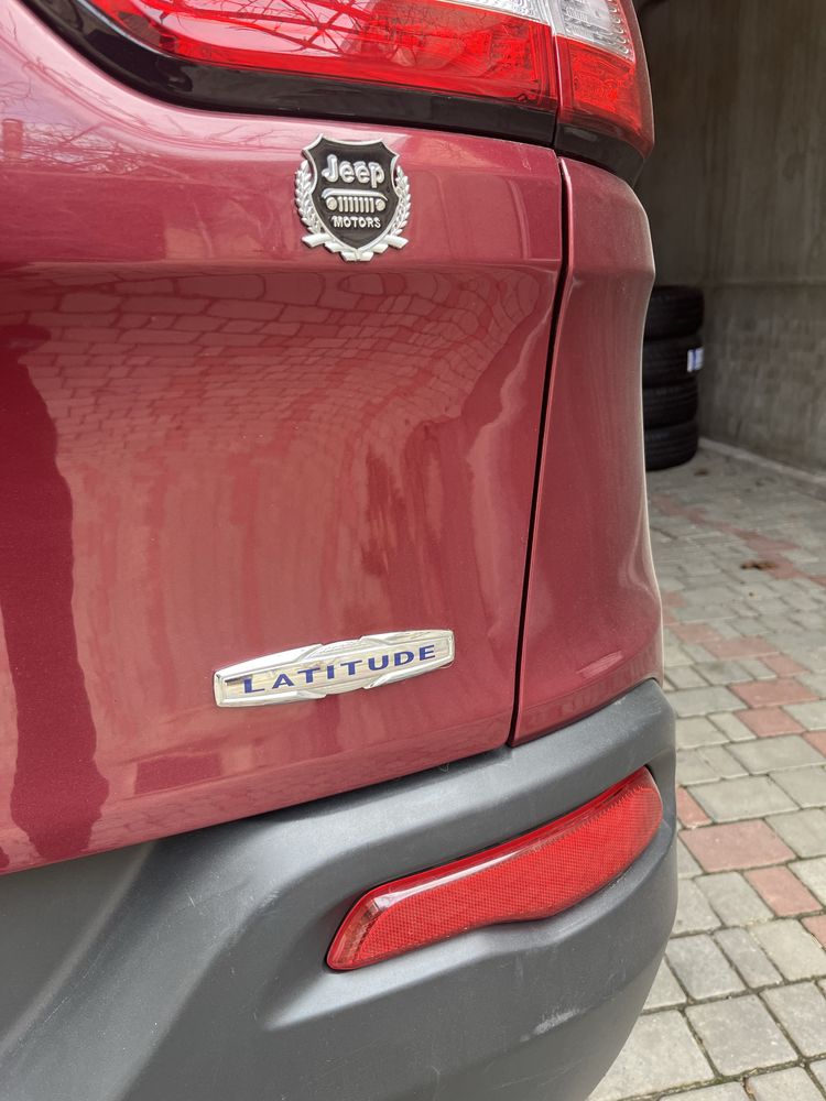 Продам Jeep cherokee 2015