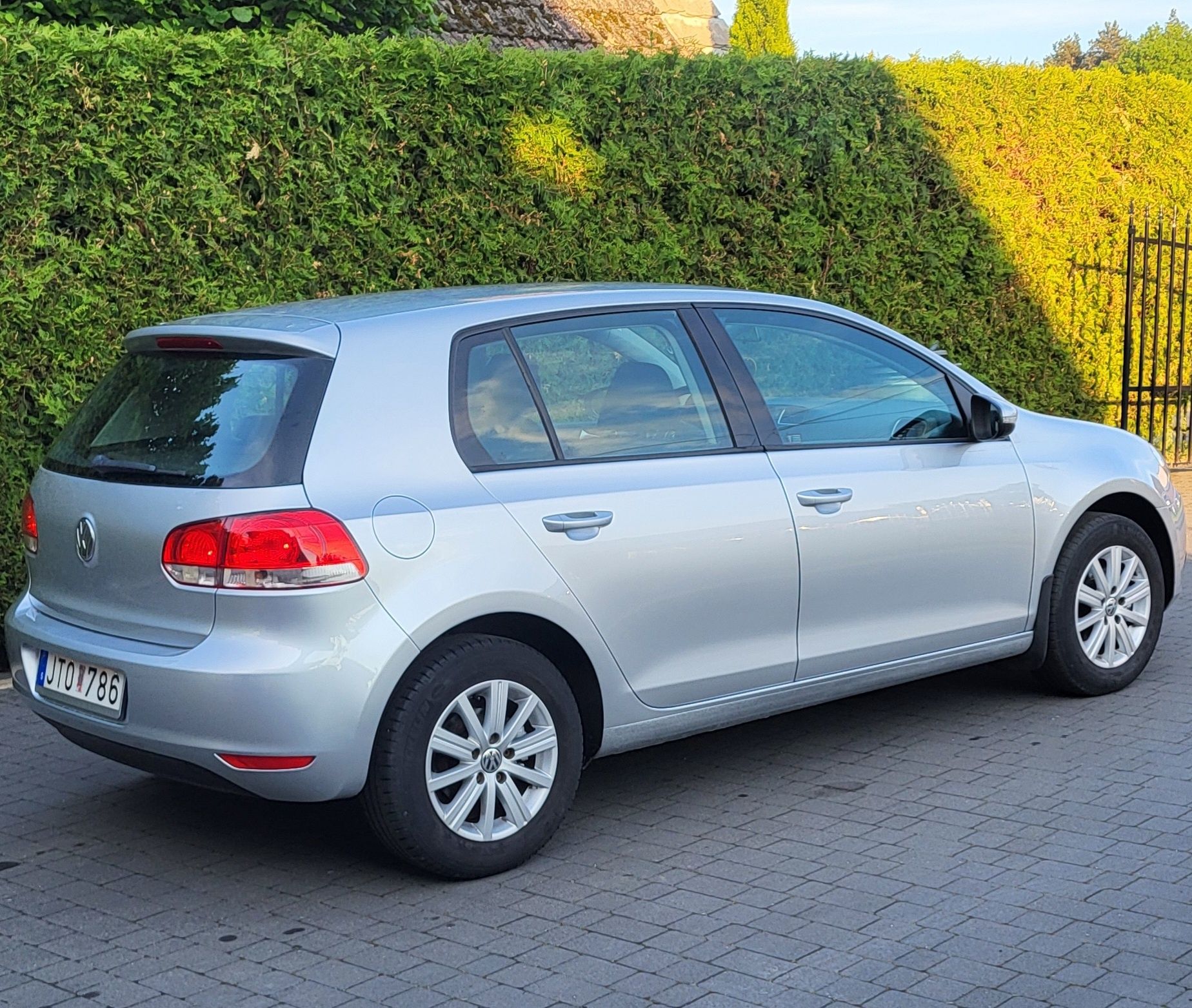 Vw golf VI 2009ROK 1.6MPI 102PS  klima alusy grzane fotele serwis