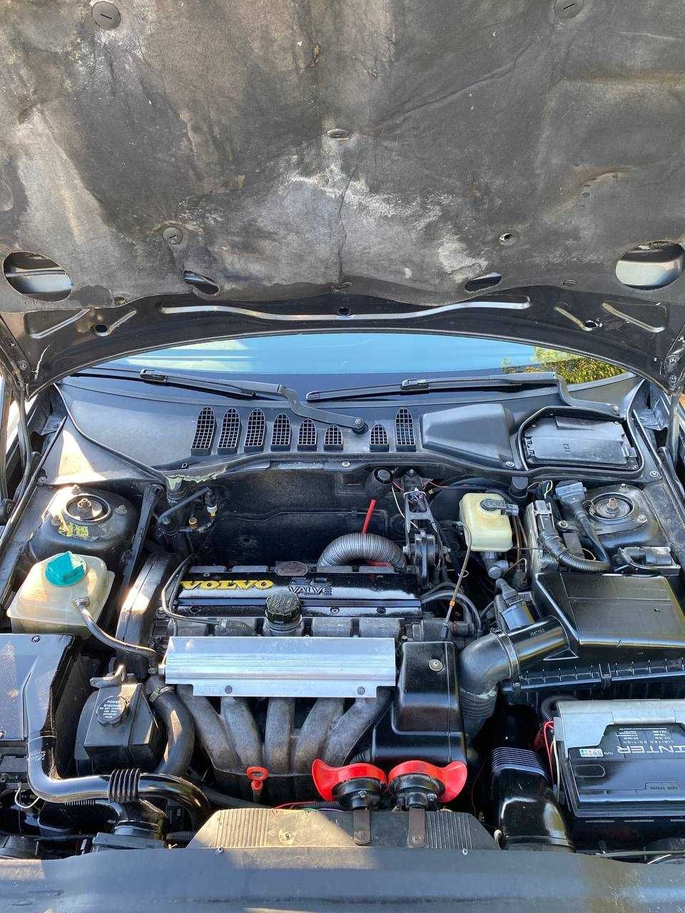 Срочно !!!Продам Volvo 850 (1992) бензин  2.4л
