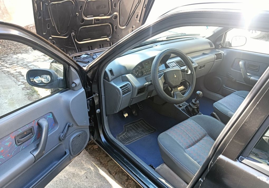 Renault Clio Fidji 1995 – Para reparar ou peças