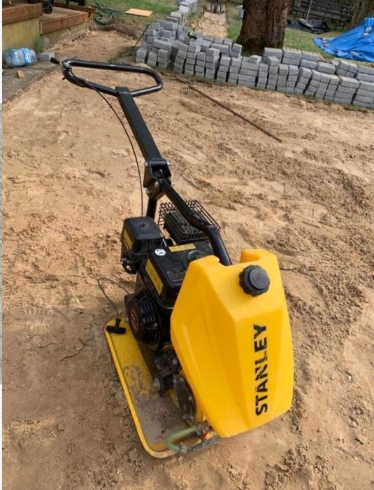 Glebogryzarka spalinowa wynajem wypożyczenie sprzęt ogrodowy tanio