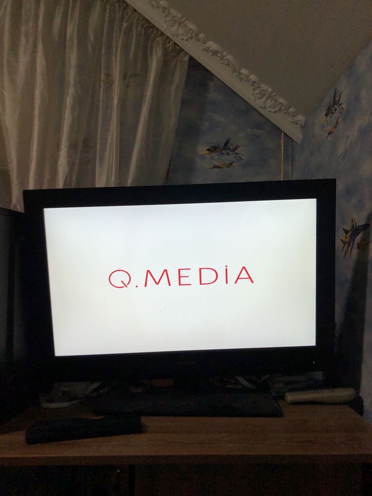 Телевизор Q.media