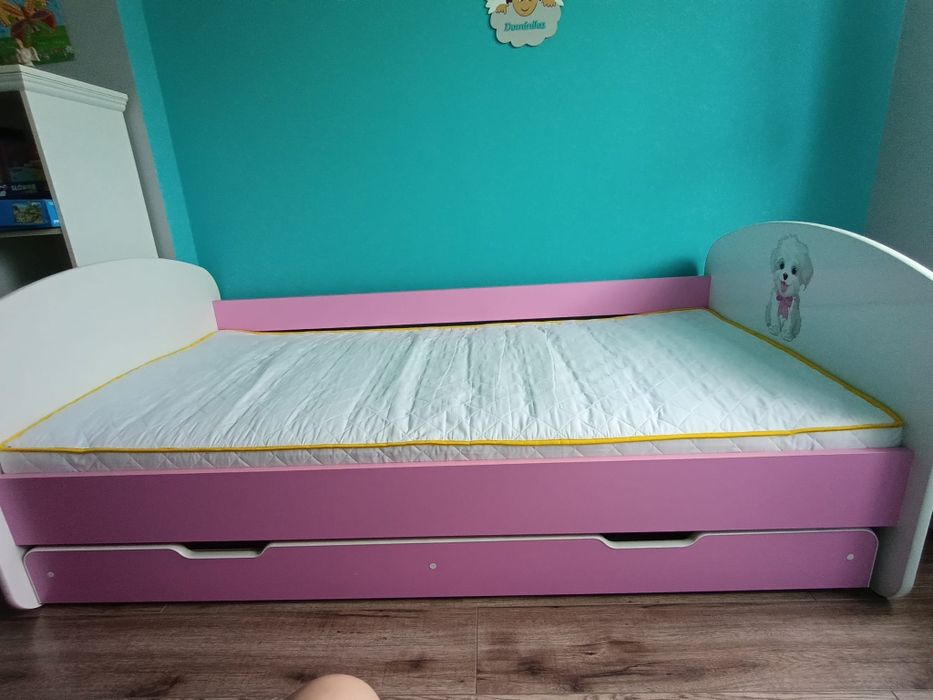 Łóżko z materacem 180x90