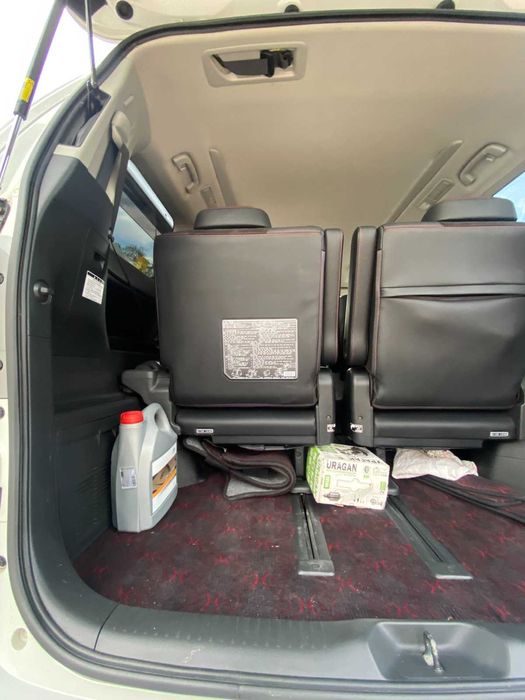 Продам Toyta Vellfire пассажир 2013 автомат 7 мест 2.4 Япония