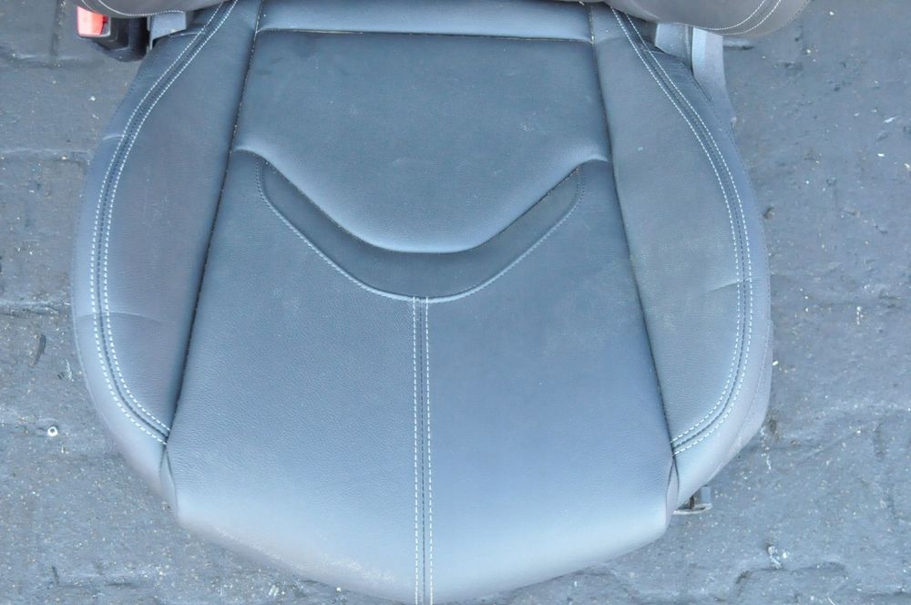 TOYOTA SUPRA MK5 GR PRZEKŁADKA WNĘTRZA FOTELE KANAPA BOCZKI SKÓRA 23R