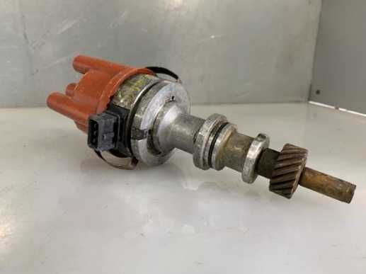 Трамблер FORD SIERRA SCORPIO  1.8 2.0 BENZ 1982-1993 0237520009