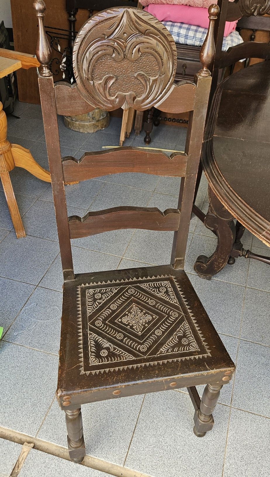 Móveis antigos para venda