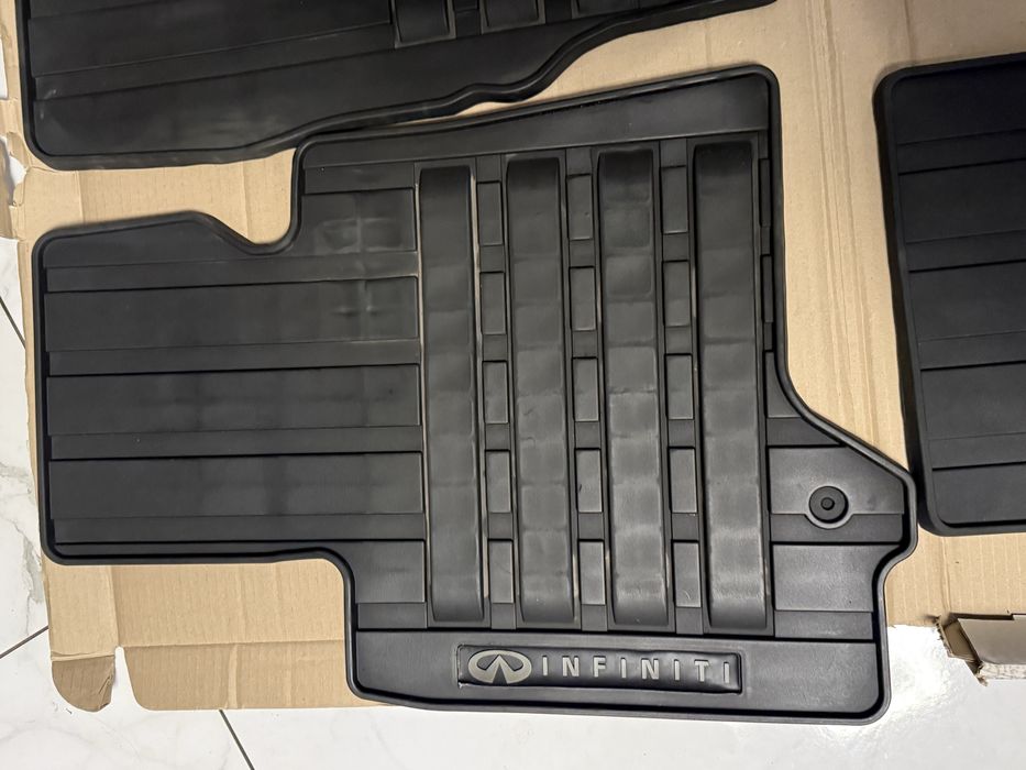 Коврики Infiniti,