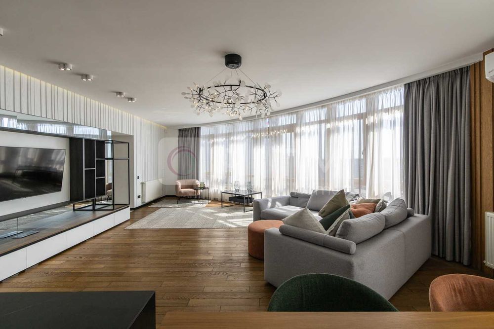 Пропонується простора, 2к +кухня студія з сучасним ремонтом