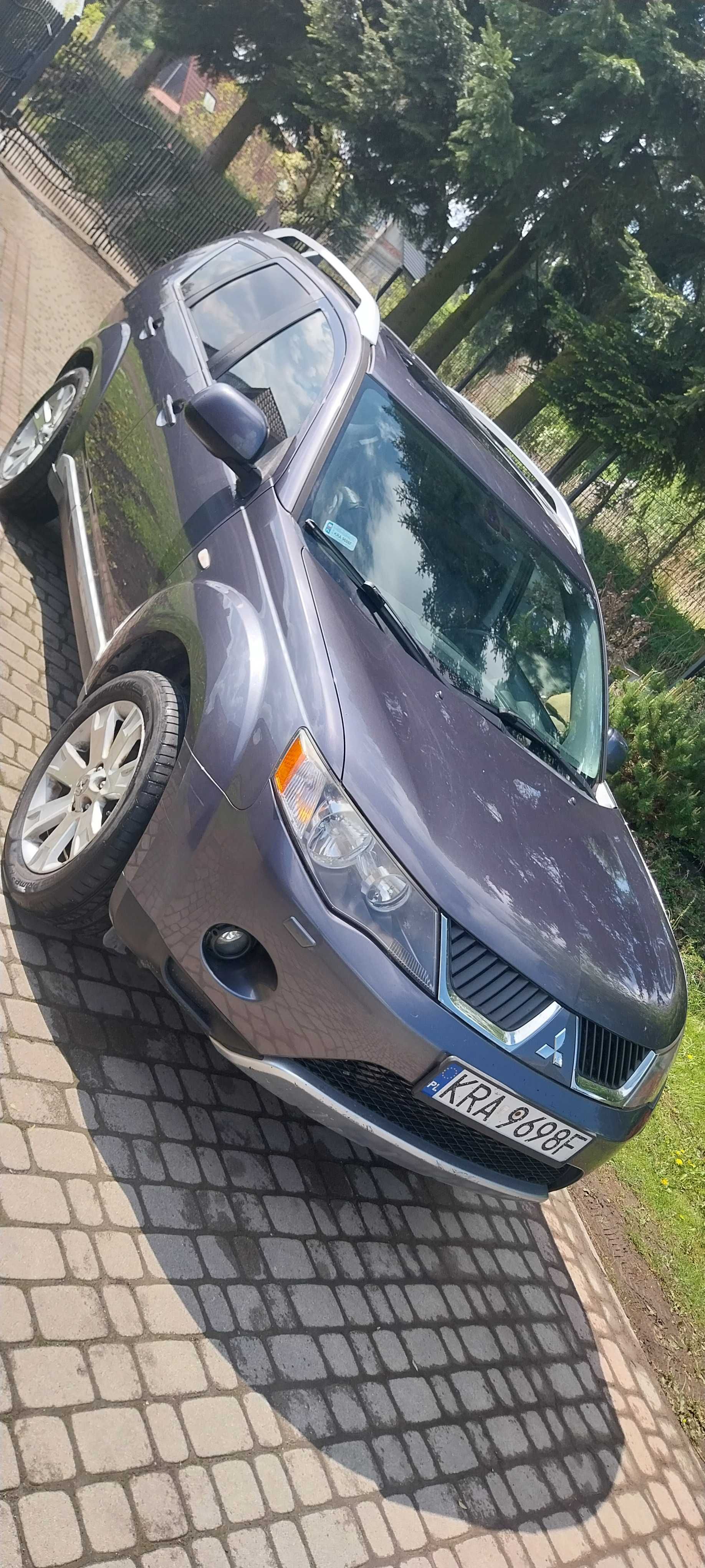 MITSUBISHI OUTLANDER II 19.999 tyś. 2008r. 7 os. Hak