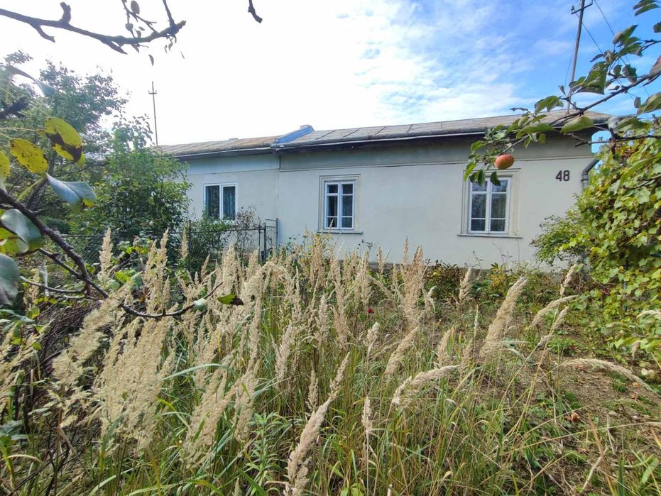 Продається земельна ділянка з будинком