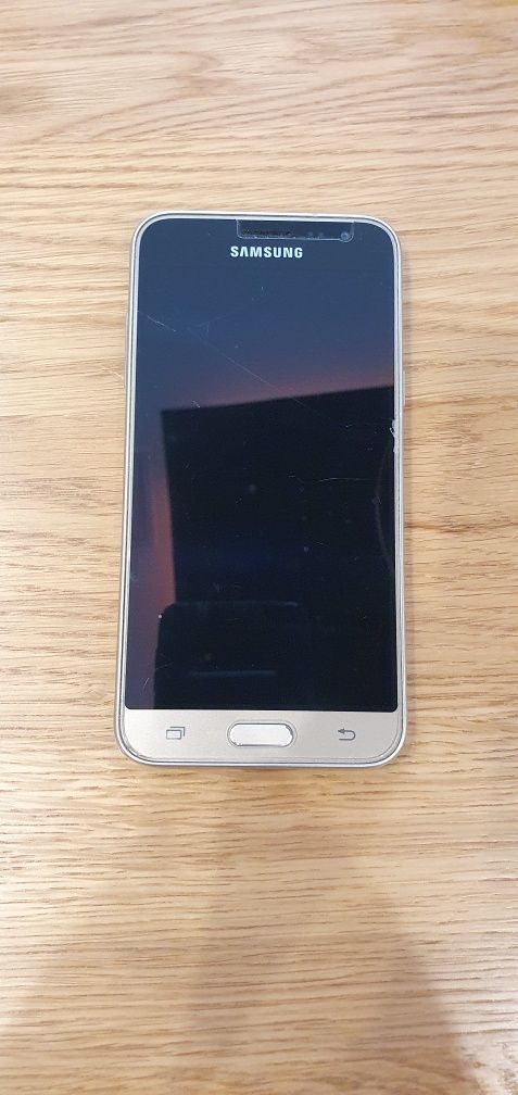 Telefon Samsung galaxy J3 (2016)