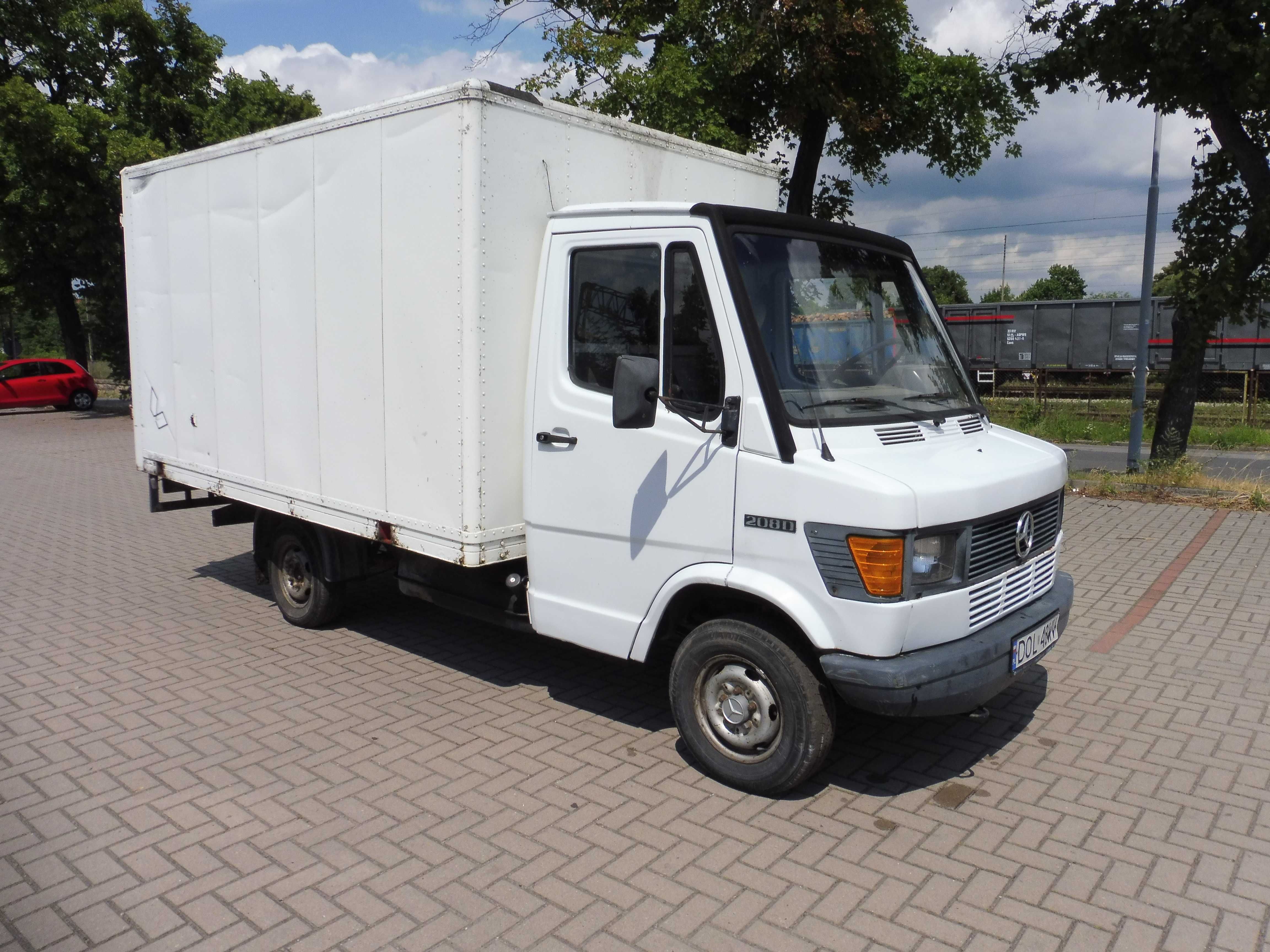 Mercedes 208 kaczka kontener oplaty 05 2026 r