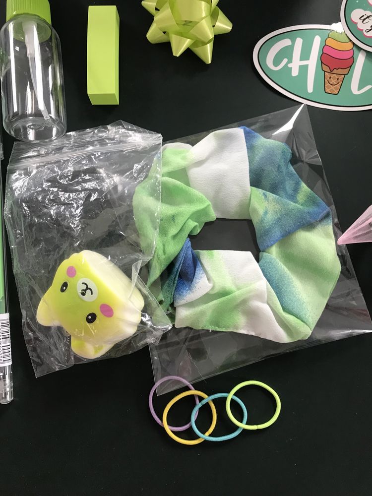 Duży zielony mystery box, tie dye, pierścionek, scrunchie,squishy