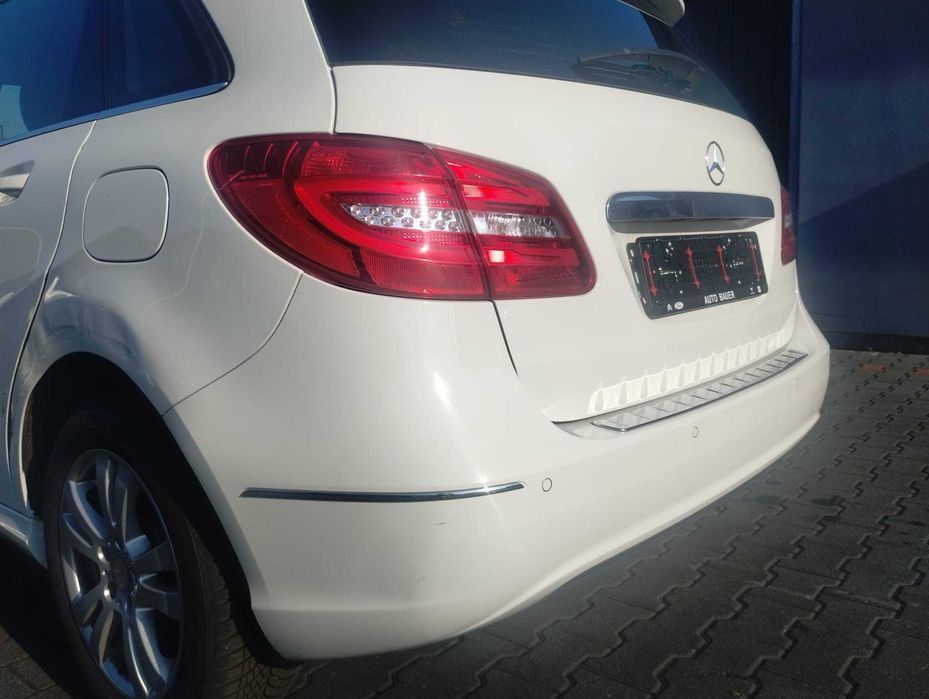 Lampa tył tylna prawa lewa w błotnik LED Mercedes B-klasa W246 ,części