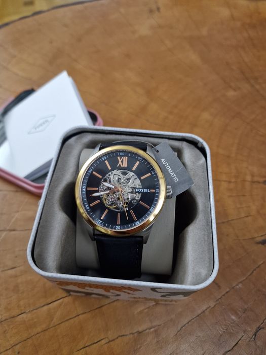 Elegancki i klasyczny Zegarek automatyczny Fossil Flynn