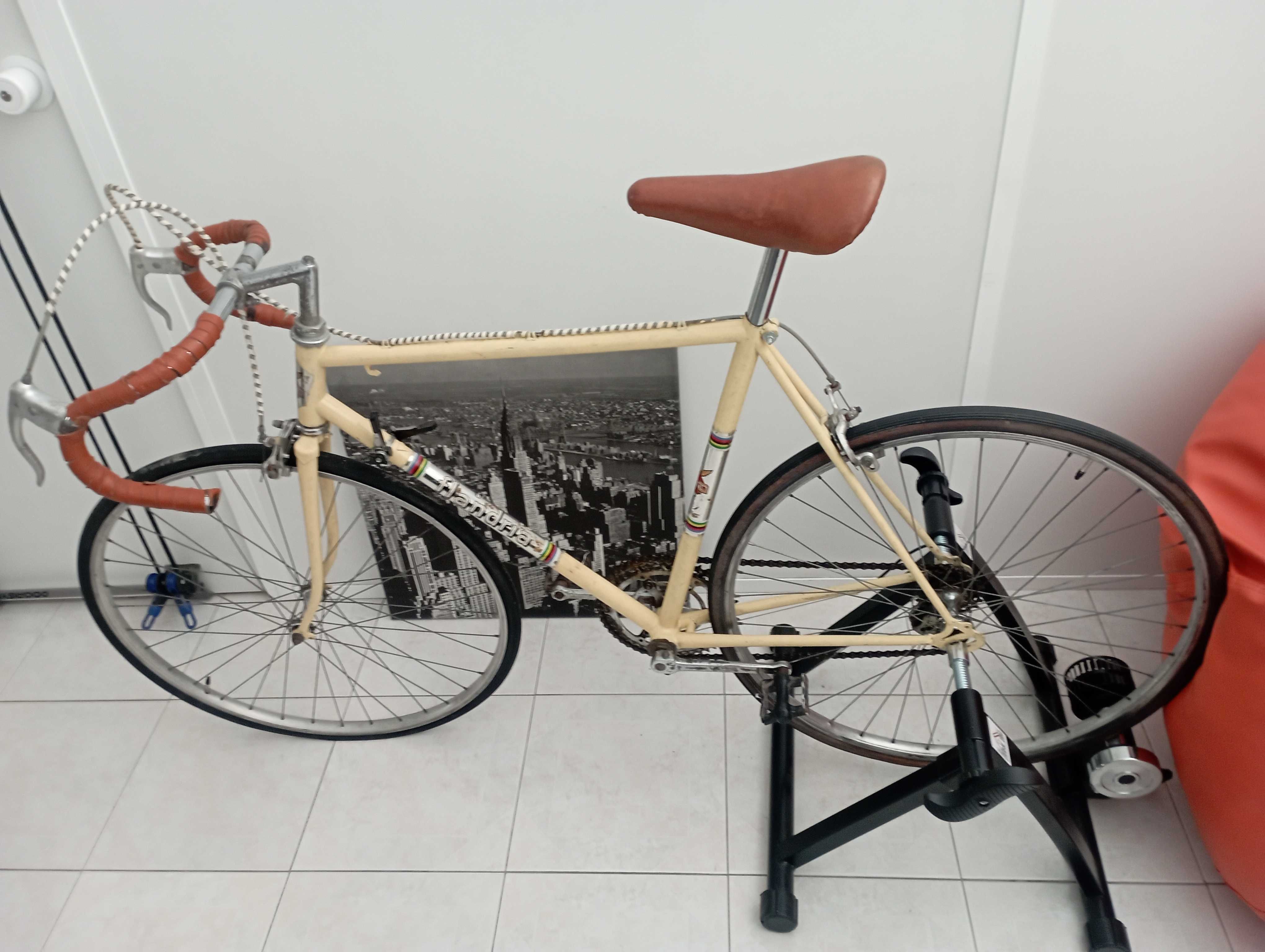 Bicicleta antiga flandria