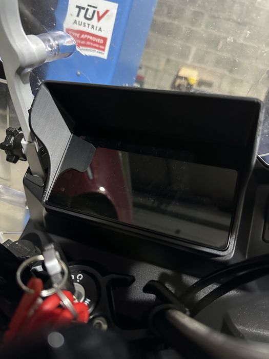 CFMoto aro para ecrã.