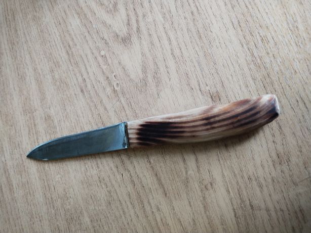Нож кухонний с деревяной ручкой