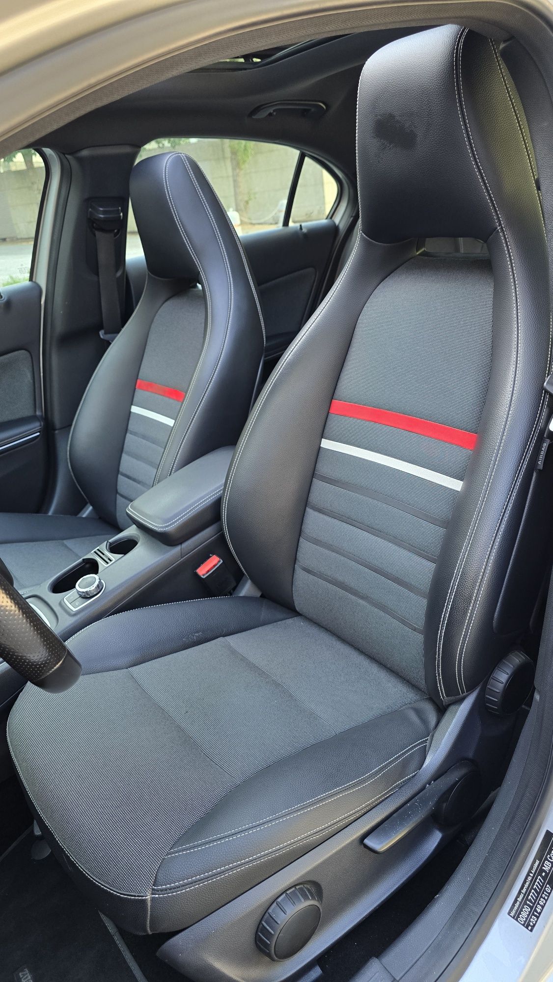 Mercedes  A180  /Tecto Panorâmico/Full extras