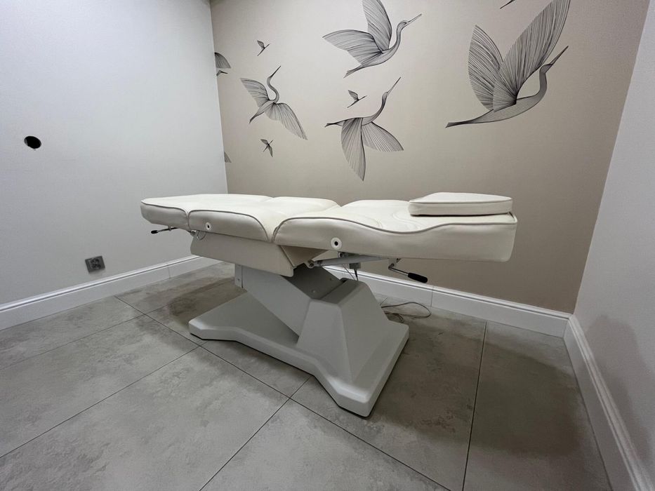 Fotel kosmetyczny - stabilny z regulacja elektryczna