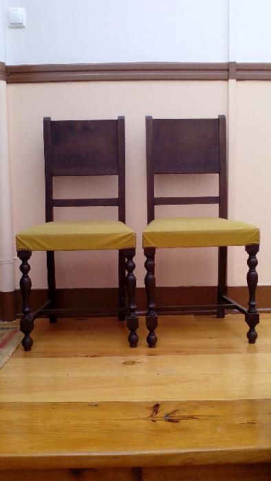 2 Cadeiras em Mogno Ebanizado