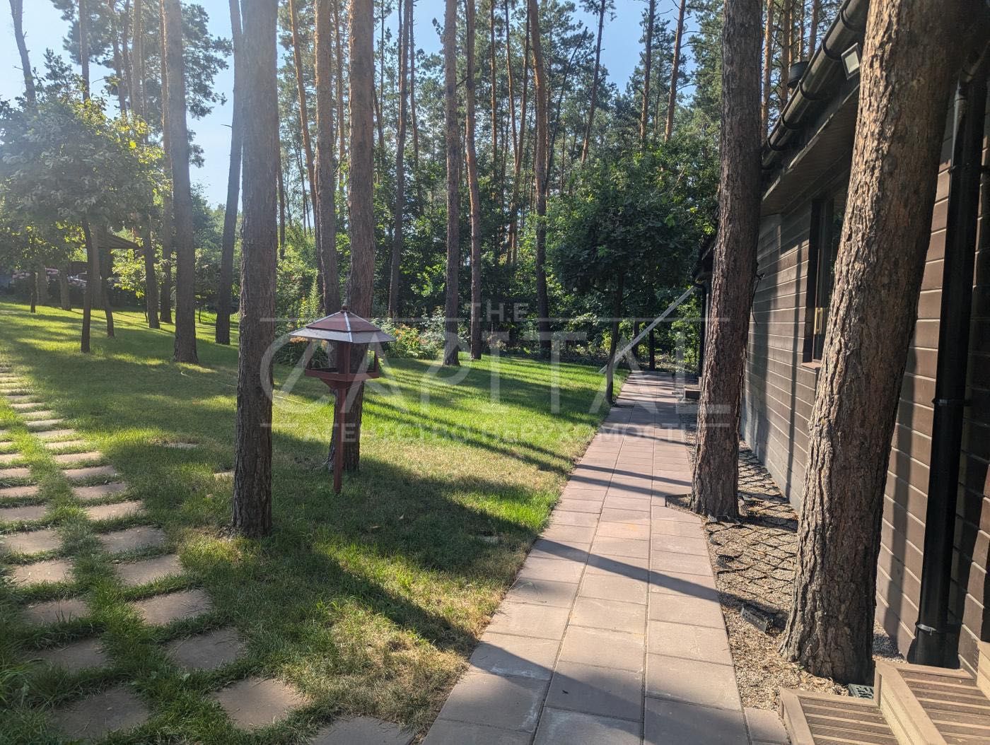 продаж будинку у Ходосівці, тераса 150м2, 35 сот. землі з лісом, озеро