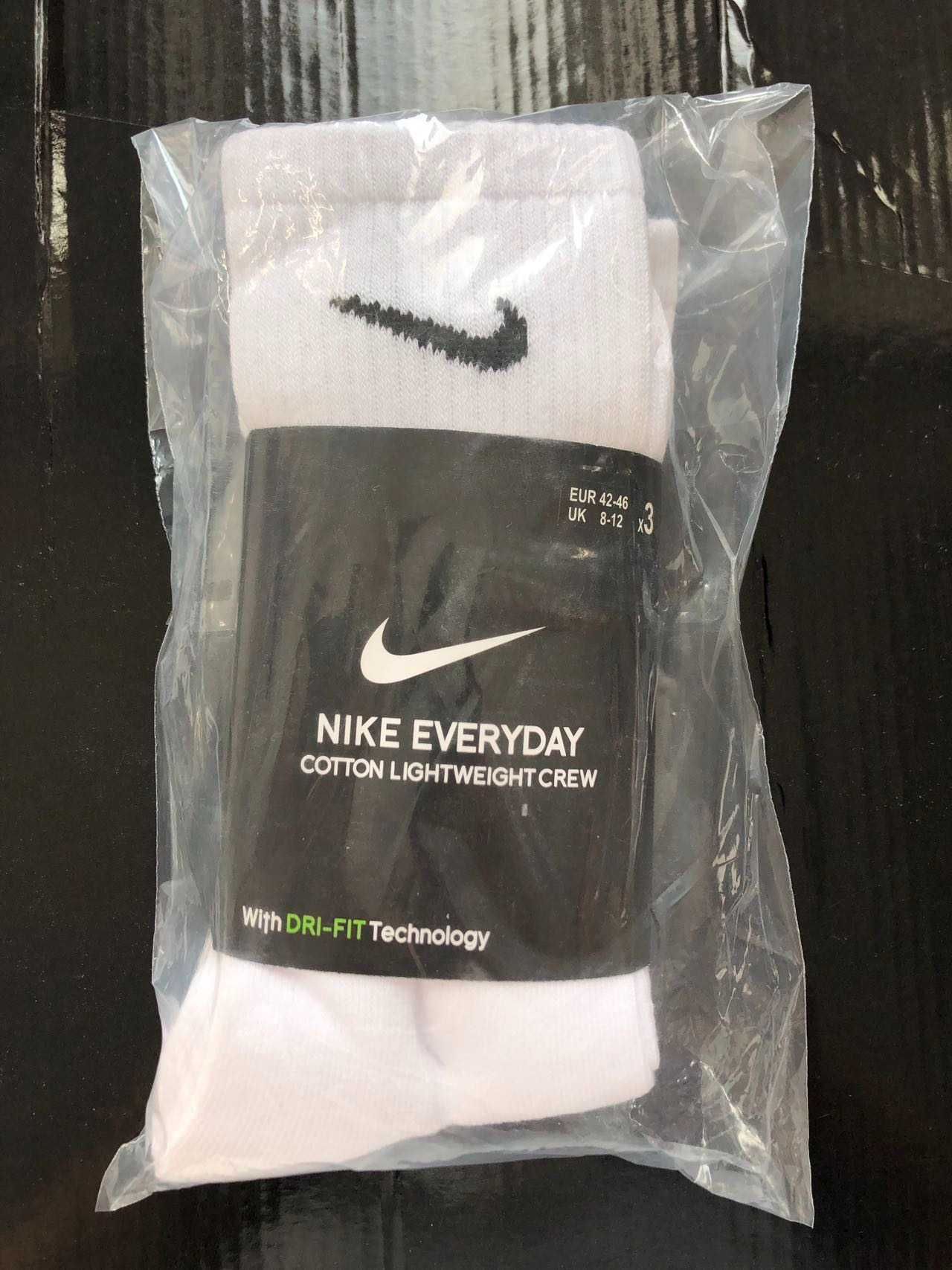 6 par skarpet Nike z czystego bawełny. Białe, długie, rozmiar M/L