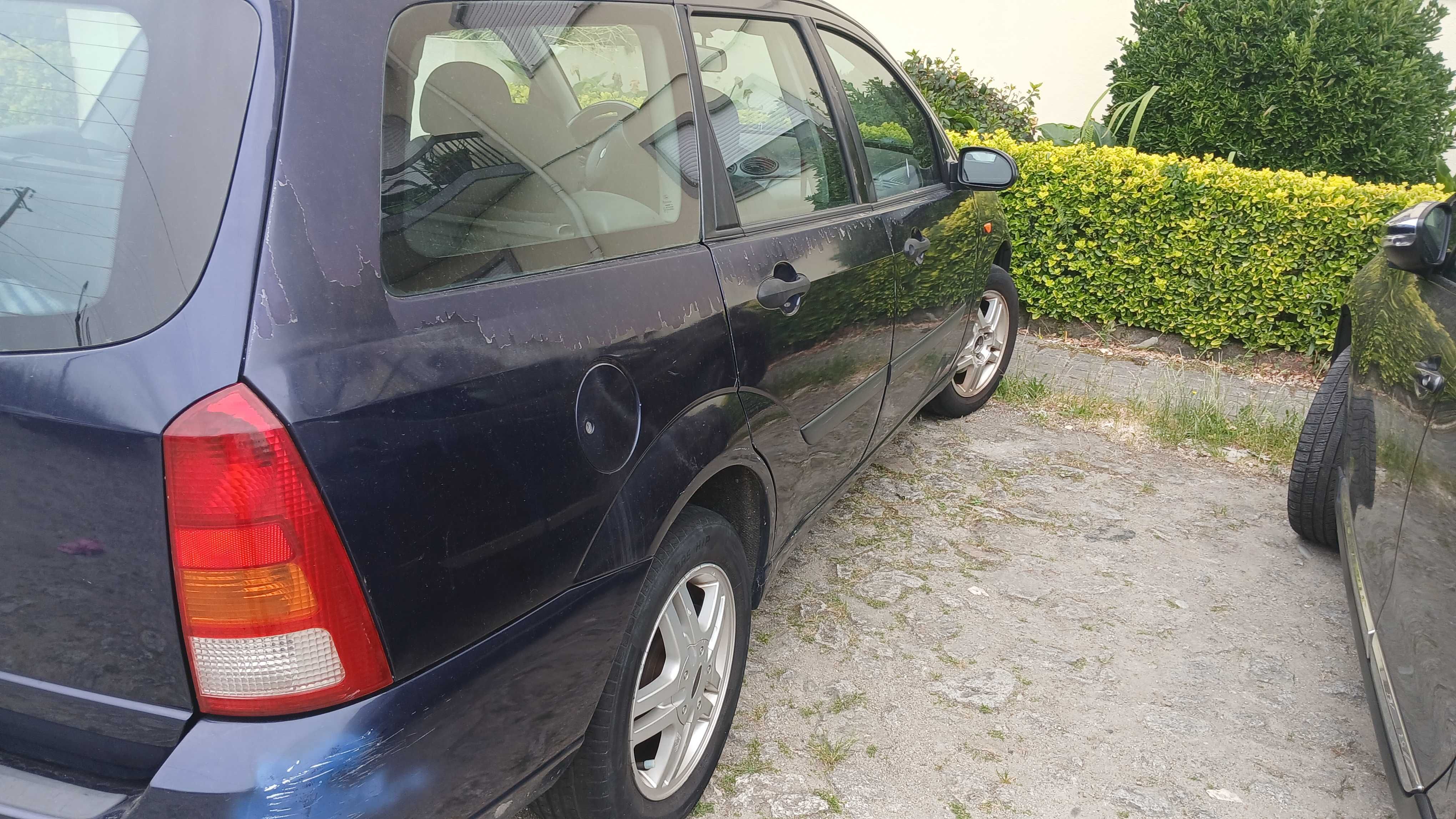 Vendo Ford Focus (um bom carro)