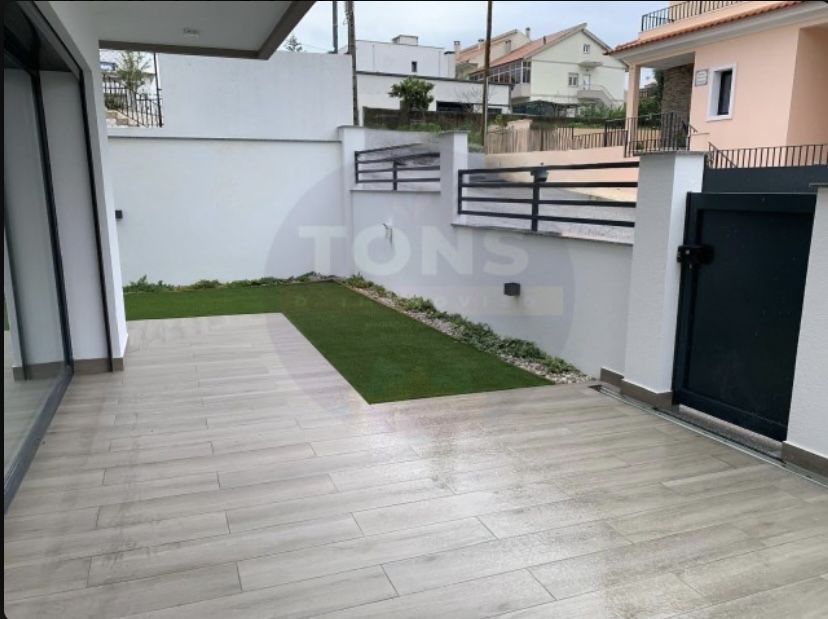 Moradia  T4 para venda sta iria da azoia   ,