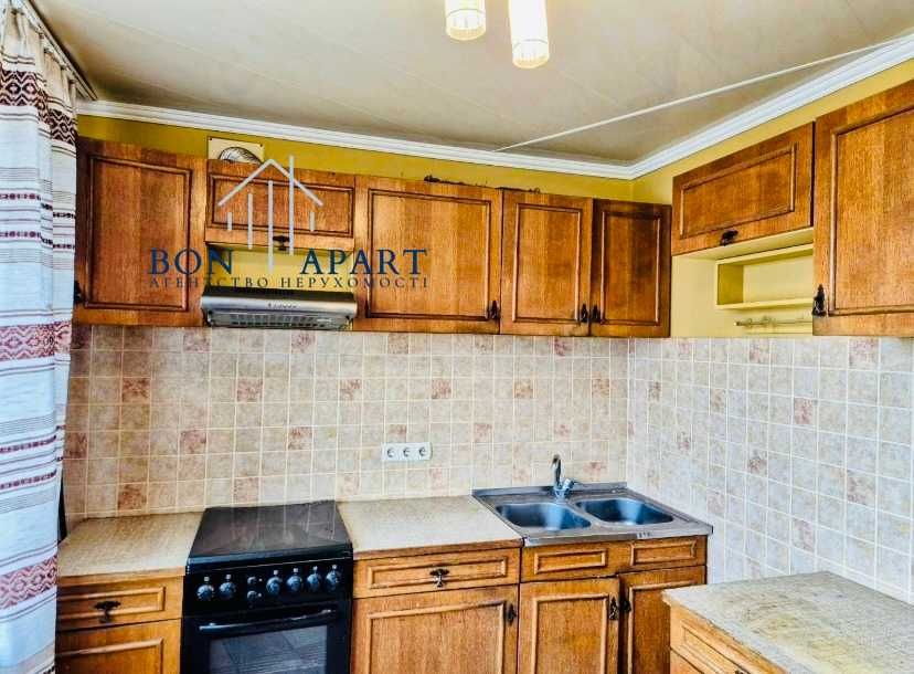 В.Івасюка метро Оболонь