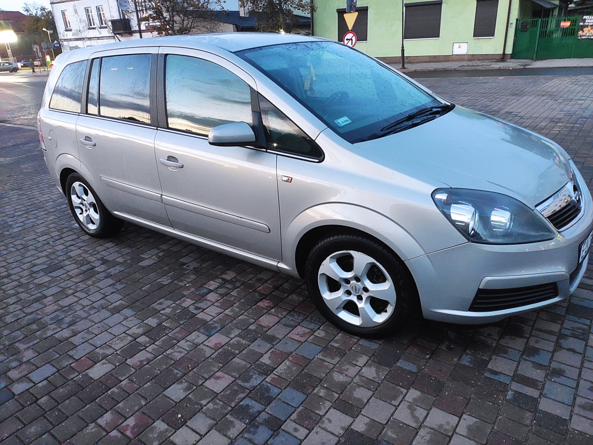 Opel Zafira 1.8 benzyna +Lpg