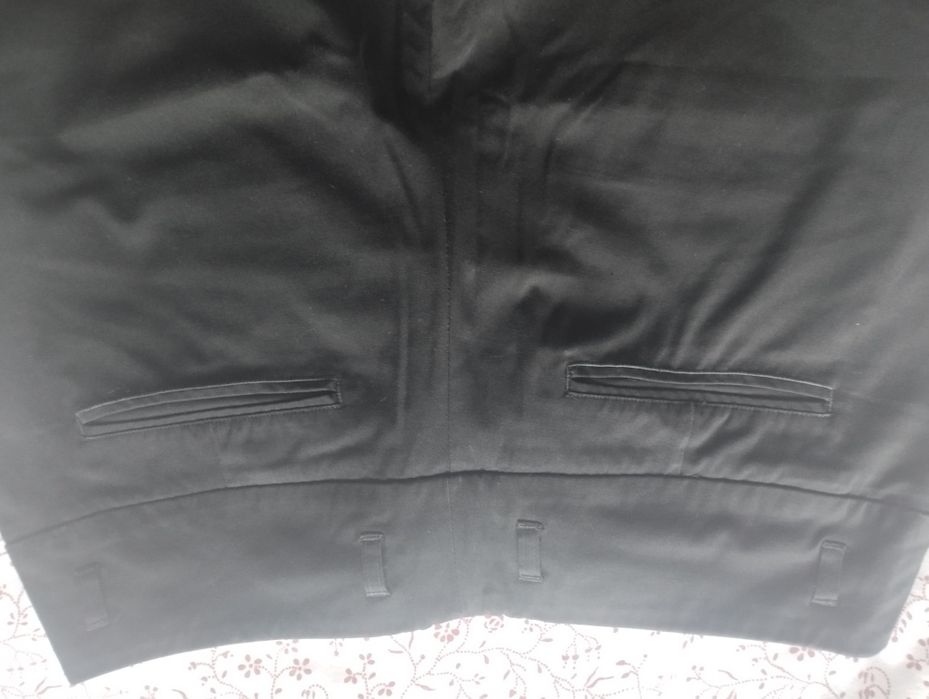 Calças pretas largas