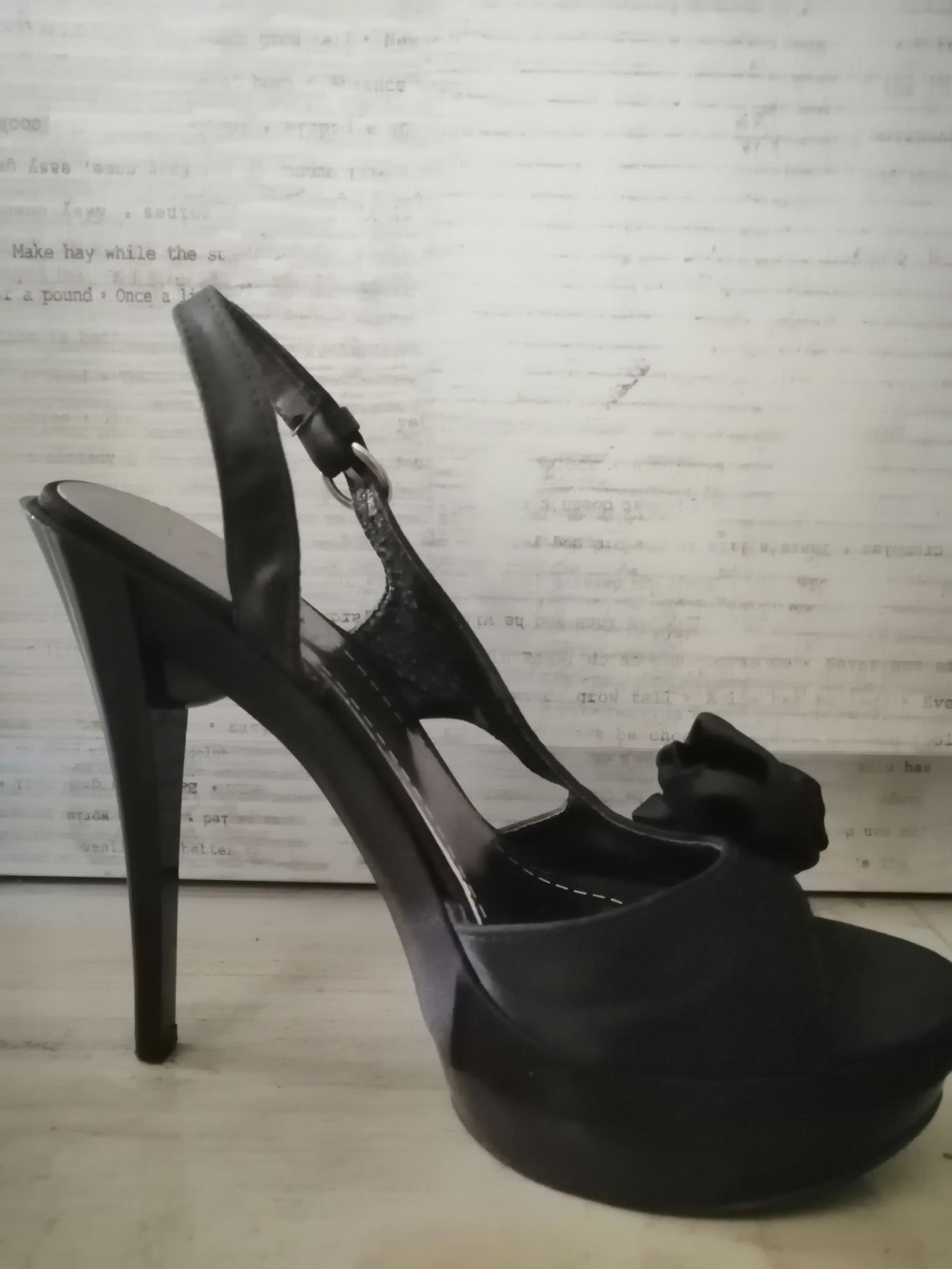 Buty szpilki Yamamay czarne rozmiar 38