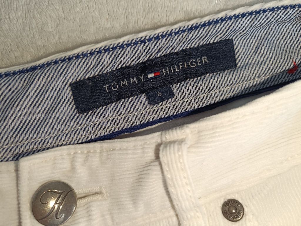 Sztruksowe spodnie Tommy Hilfiger
