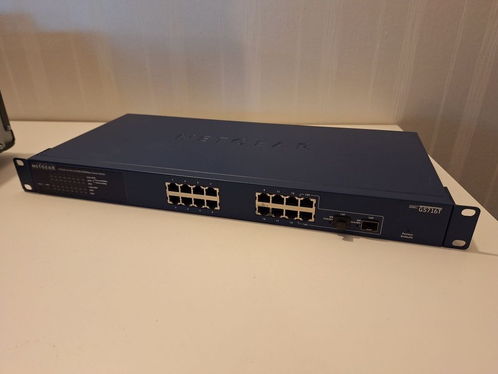 Netgear GS716T Switch Sieciowy