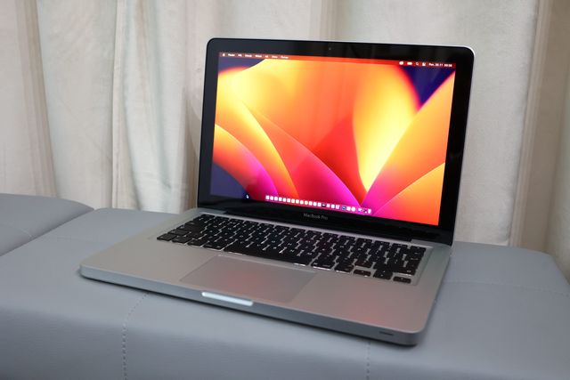 Apple Laptop MacBook Pro 13" Ventura i5 / RAM 16 GB / SSD + torba